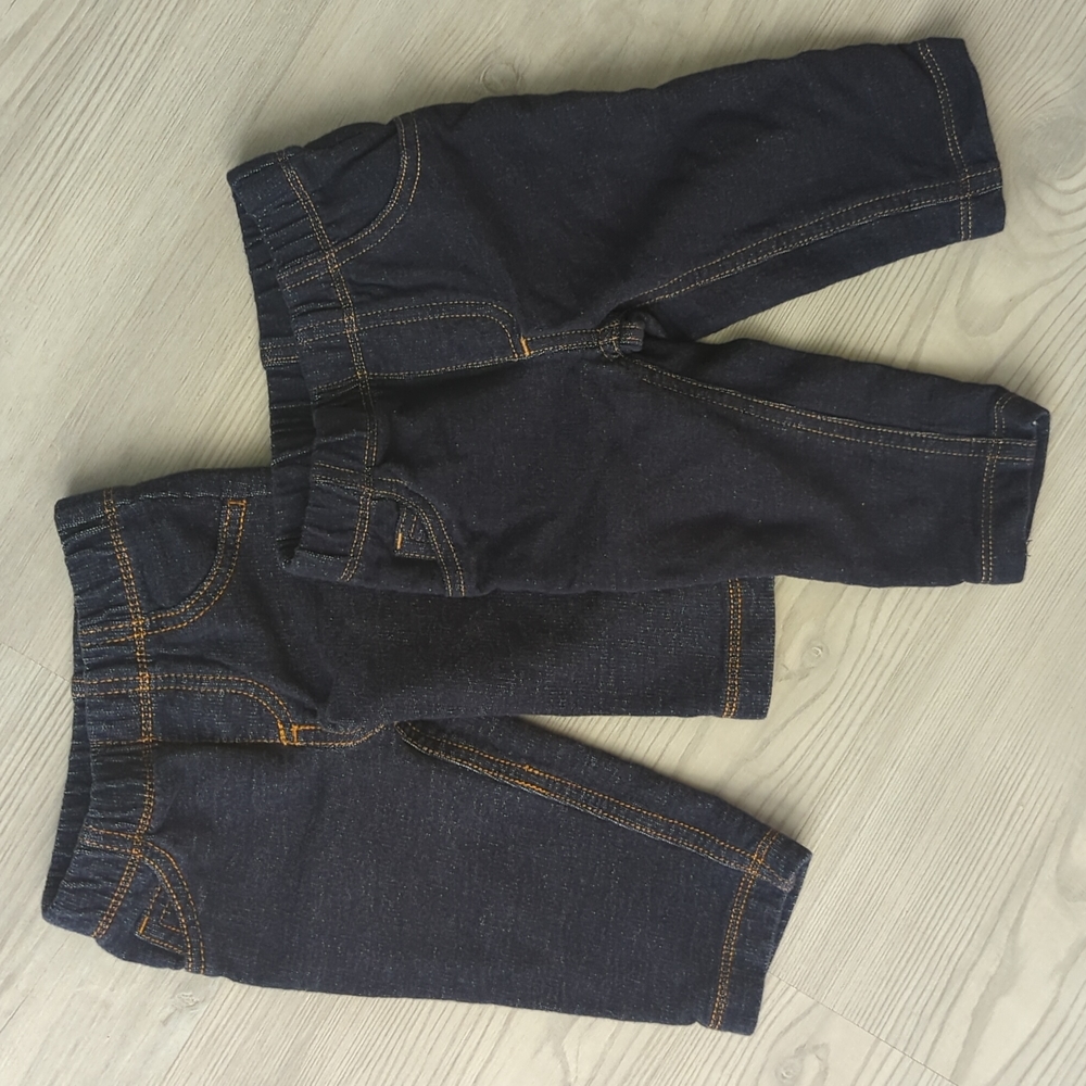 Carter's baby girls pants size 6 months